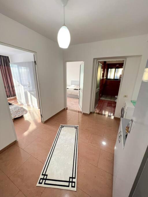 Scanderbeg Square 2Br Apt Тирана Екстериор снимка