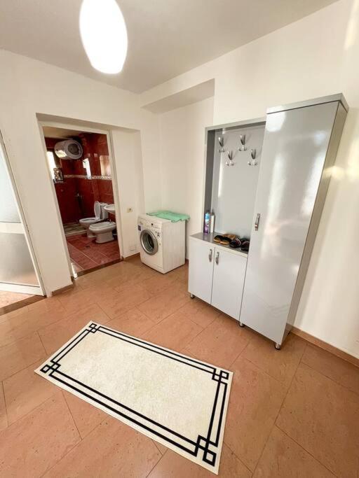 Scanderbeg Square 2Br Apt Тирана Екстериор снимка