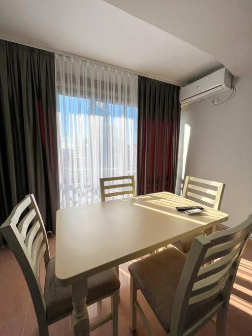 Scanderbeg Square 2Br Apt Тирана Екстериор снимка