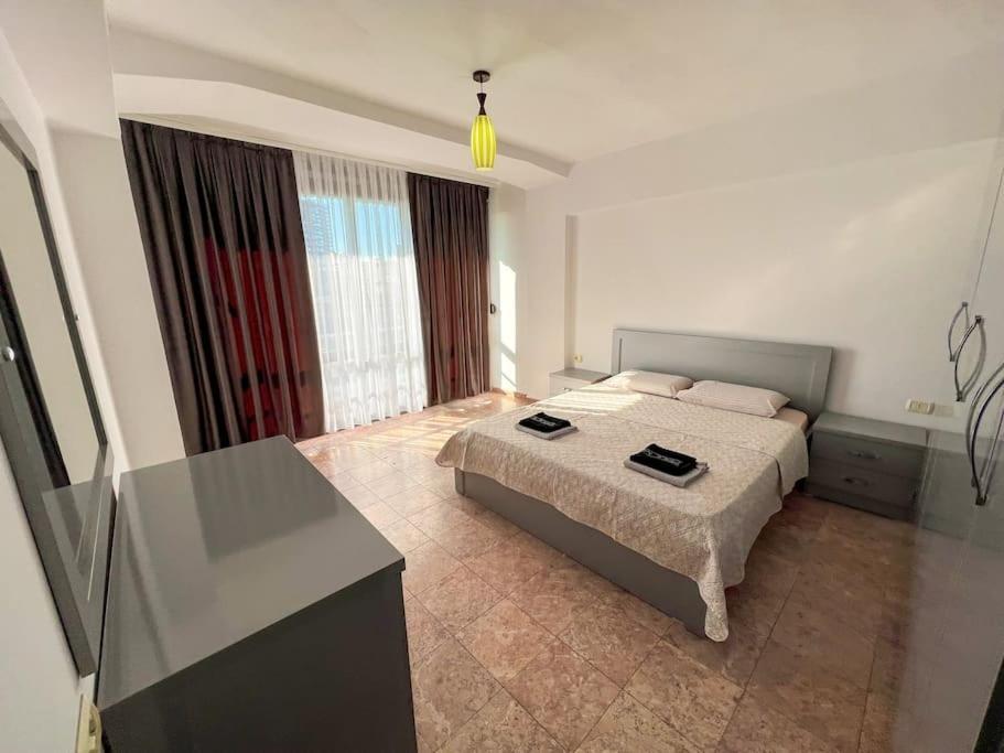 Scanderbeg Square 2Br Apt Тирана Екстериор снимка