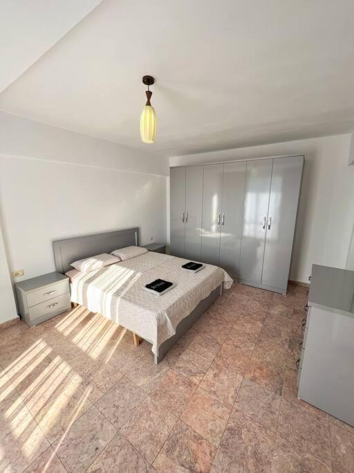 Scanderbeg Square 2Br Apt Тирана Екстериор снимка